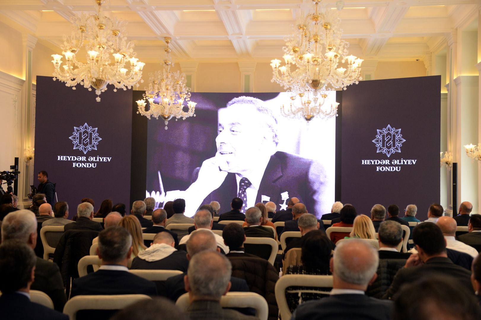 Şuşada Ulu Öndər Heydər Əliyevin 100 illiyi münasibətilə film nümayiş olunub (FOTO)