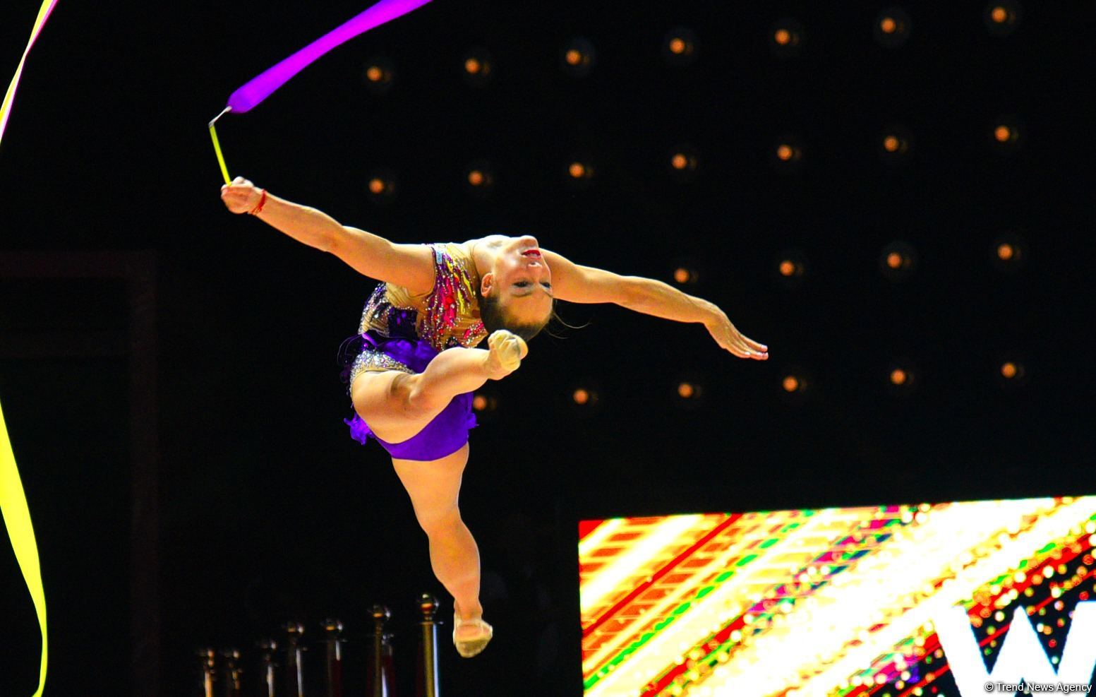 Bədii gimnastika üzrə Avropa çempionatının fərdi çoxnövçülük proqramı üzrə finalının ən gözəl anları (FOTO)