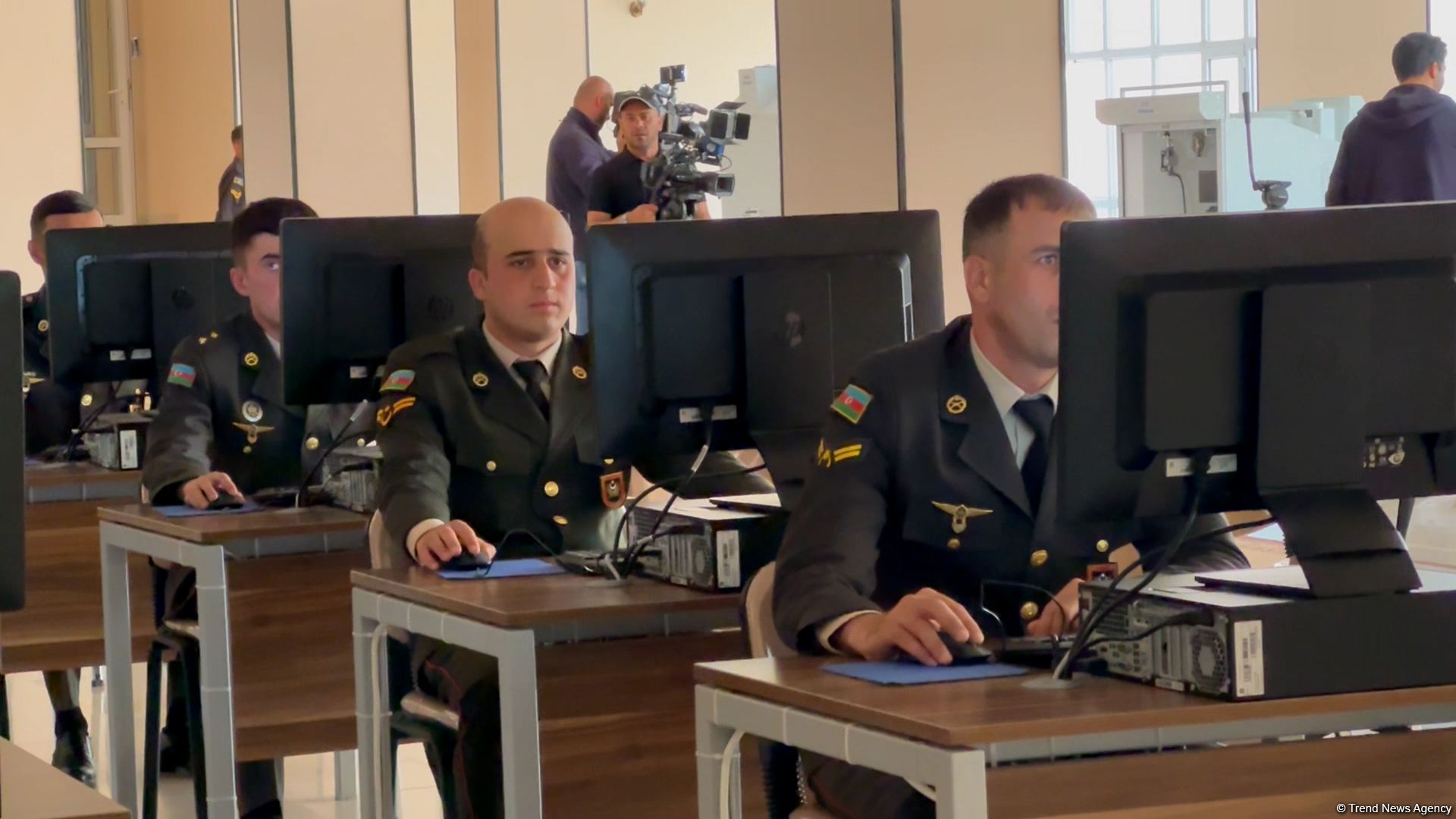 Naxçıvan Əlahiddə Ümumqoşun Ordusu tapşırıqları yüksək peşəkarlıqla yerinə yetirir (REPORTAJ)