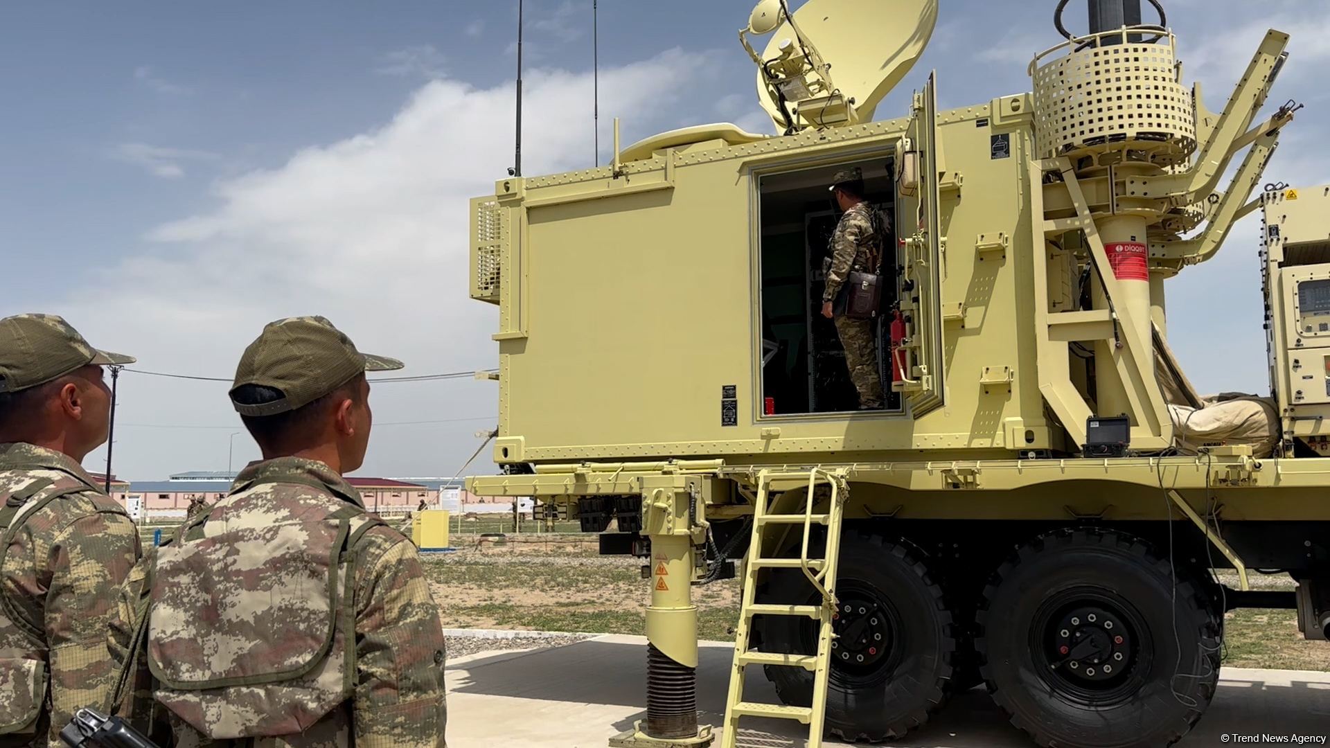 Naxçıvan Əlahiddə Ümumqoşun Ordusu tapşırıqları yüksək peşəkarlıqla yerinə yetirir (REPORTAJ)