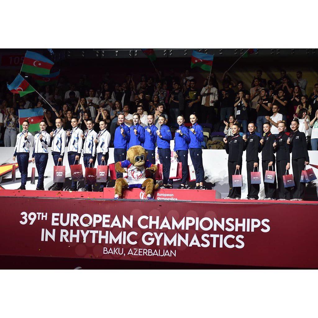 Birinci vitse-prezident Mehriban Əliyeva Avropa çempionatının qalibi olan gimnastlarımızı təbrik edib (FOTO)