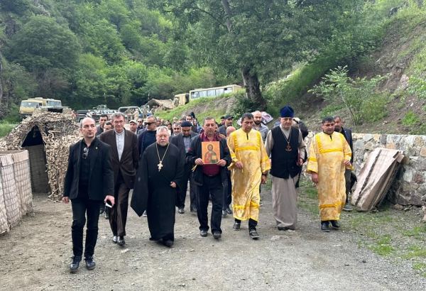 Azərbaycandakı xristian və yəhudi icmalarının rəhbərləri və üzvləri Xudavəng monastr kompleksini ziyarət ediblər (FOTO)