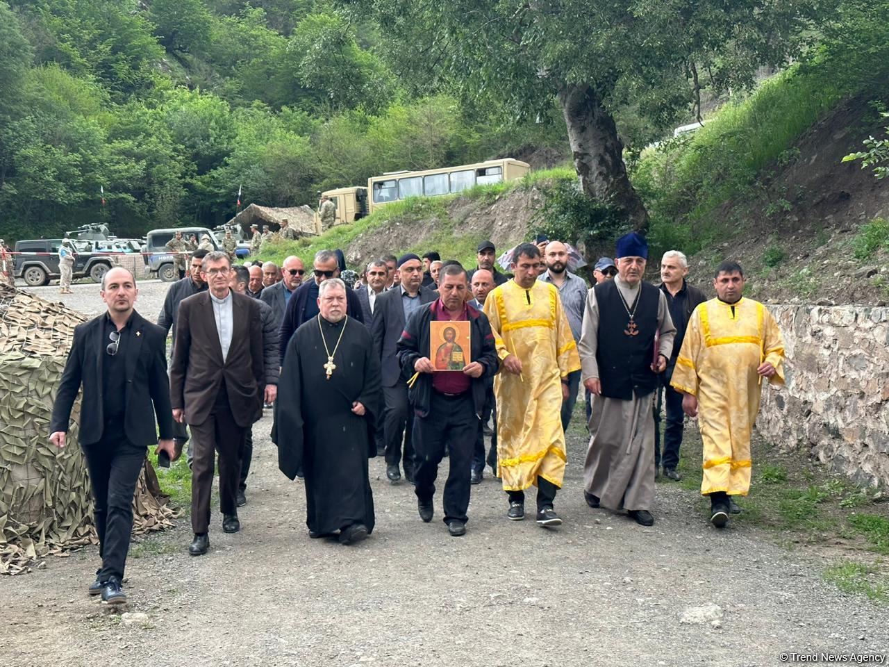 Azərbaycandakı xristian və yəhudi icmalarının rəhbərləri və üzvləri Xudavəng monastr kompleksini ziyarət ediblər (FOTO)