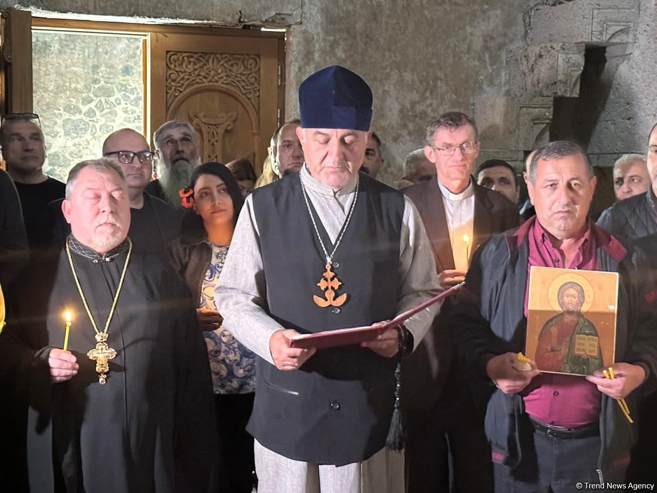 Azərbaycandakı xristian və yəhudi icmalarının rəhbərləri və üzvləri Xudavəng monastr kompleksini ziyarət ediblər (FOTO)