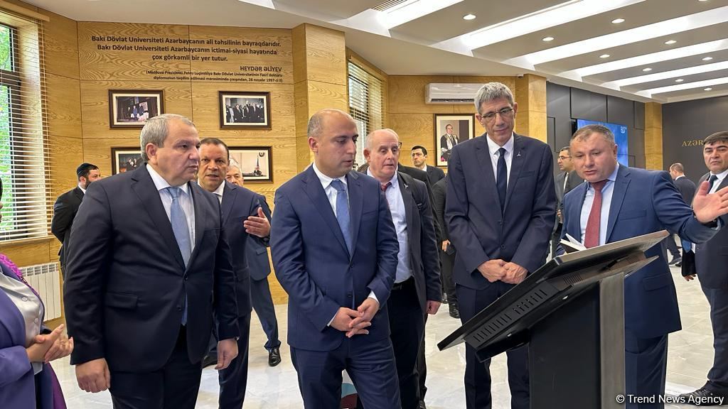 Bakı Dövlət Universitetində Ümummilli Lider Heydər Əliyevin 100 illik yubileyinə həsr olunmuş tədbir keçirilir (FOTO)