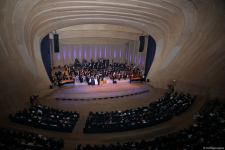 Rəsmə işıq lazım olduğu kimi, qəlbə də musiqi lazımdır! Heydər Əliyev Mərkəzində klassik musiqi bayramı keçirilib (FOTO)