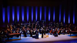 Rəsmə işıq lazım olduğu kimi, qəlbə də musiqi lazımdır! Heydər Əliyev Mərkəzində klassik musiqi bayramı keçirilib (FOTO)