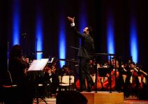 Rəsmə işıq lazım olduğu kimi, qəlbə də musiqi lazımdır! Heydər Əliyev Mərkəzində klassik musiqi bayramı keçirilib (FOTO)