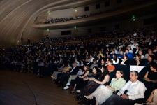 Rəsmə işıq lazım olduğu kimi, qəlbə də musiqi lazımdır! Heydər Əliyev Mərkəzində klassik musiqi bayramı keçirilib (FOTO)