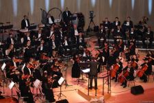 Rəsmə işıq lazım olduğu kimi, qəlbə də musiqi lazımdır! Heydər Əliyev Mərkəzində klassik musiqi bayramı keçirilib (FOTO)