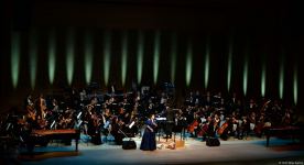 Rəsmə işıq lazım olduğu kimi, qəlbə də musiqi lazımdır! Heydər Əliyev Mərkəzində klassik musiqi bayramı keçirilib (FOTO)