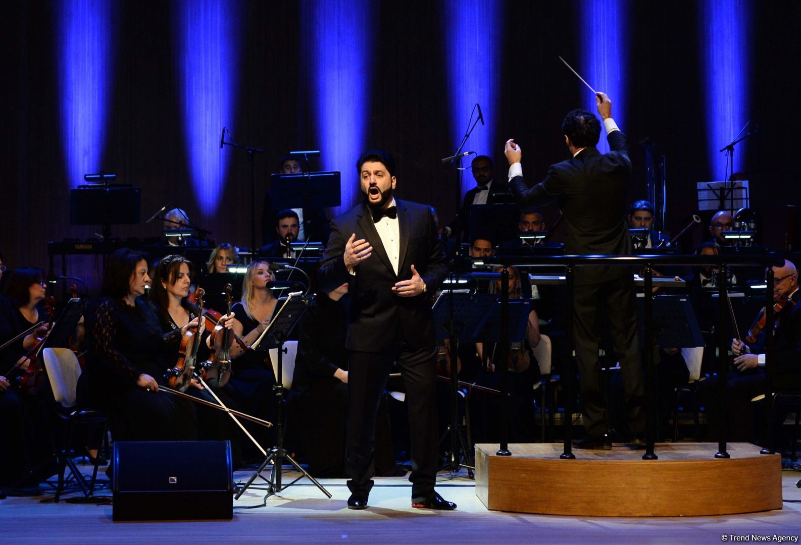 Rəsmə işıq lazım olduğu kimi, qəlbə də musiqi lazımdır! Heydər Əliyev Mərkəzində klassik musiqi bayramı keçirilib (FOTO)