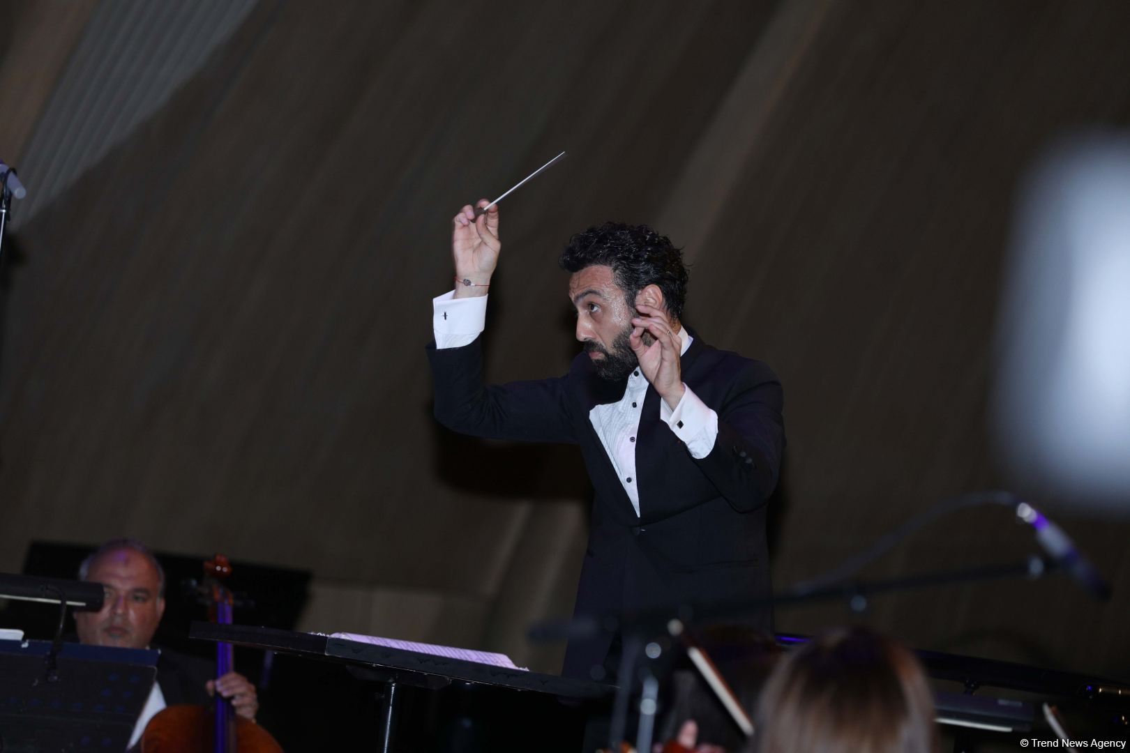 Rəsmə işıq lazım olduğu kimi, qəlbə də musiqi lazımdır! Heydər Əliyev Mərkəzində klassik musiqi bayramı keçirilib (FOTO)
