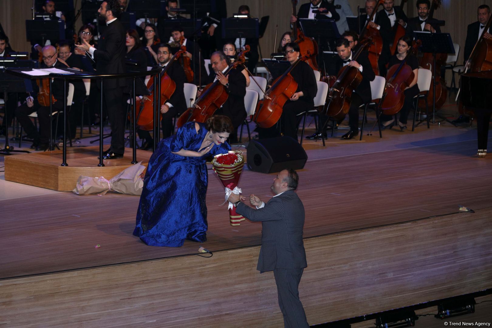 Rəsmə işıq lazım olduğu kimi, qəlbə də musiqi lazımdır! Heydər Əliyev Mərkəzində klassik musiqi bayramı keçirilib (FOTO)