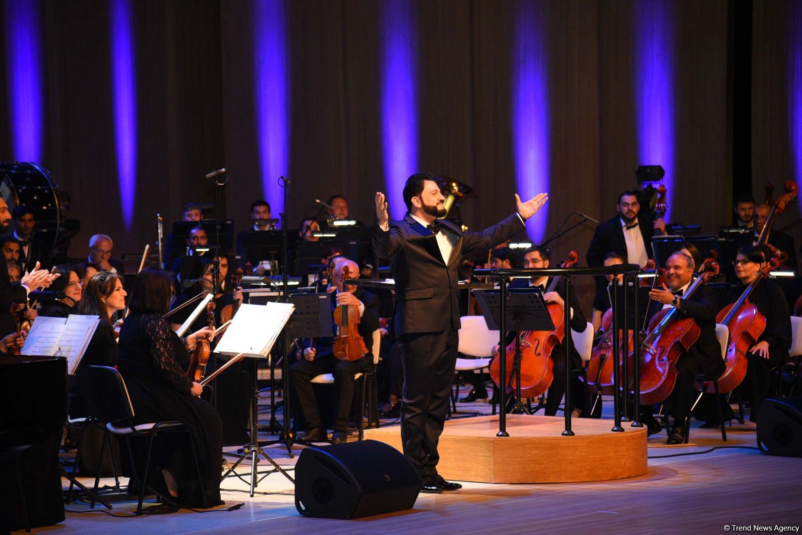Rəsmə işıq lazım olduğu kimi, qəlbə də musiqi lazımdır! Heydər Əliyev Mərkəzində klassik musiqi bayramı keçirilib (FOTO)