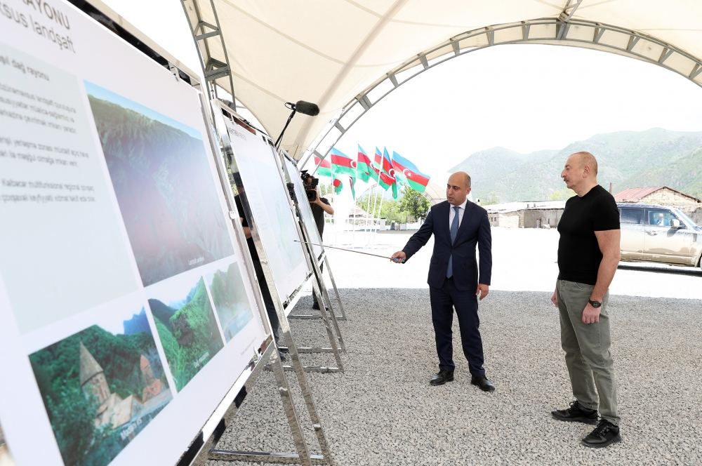 Prezident İlham Əliyev Kəlbəcər şəhərində məktəb binasının təməlini qoyub (YENİLƏNİB) (FOTO/VİDEO)