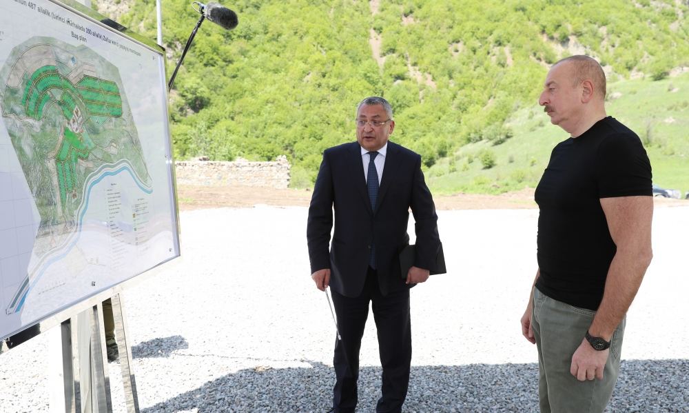 Prezident İlham Əliyev Kəlbəcər rayonunun Zallar kəndinin təməlini qoyub (YENİLƏNİB) (FOTO/VİDEO)