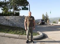Prezident İlham Əliyev Laçın şəhərində Heydər Əliyev, Zəfər və 28 May küçələrinin kəsişməsində lövhələrin açılışını edib (YENİLƏNİB) (FOTO/VİDEO)