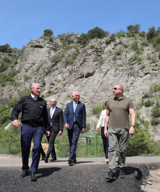 Prezident İlham Əliyev Laçında Şərqi Qafqaz turları və şahin quşları təbiətə, müxtəlif növ balıqlar Həkəri çayına buraxılması mərasimində iştirak edib (YENİLƏNİB) (FOTO/VİDEO)