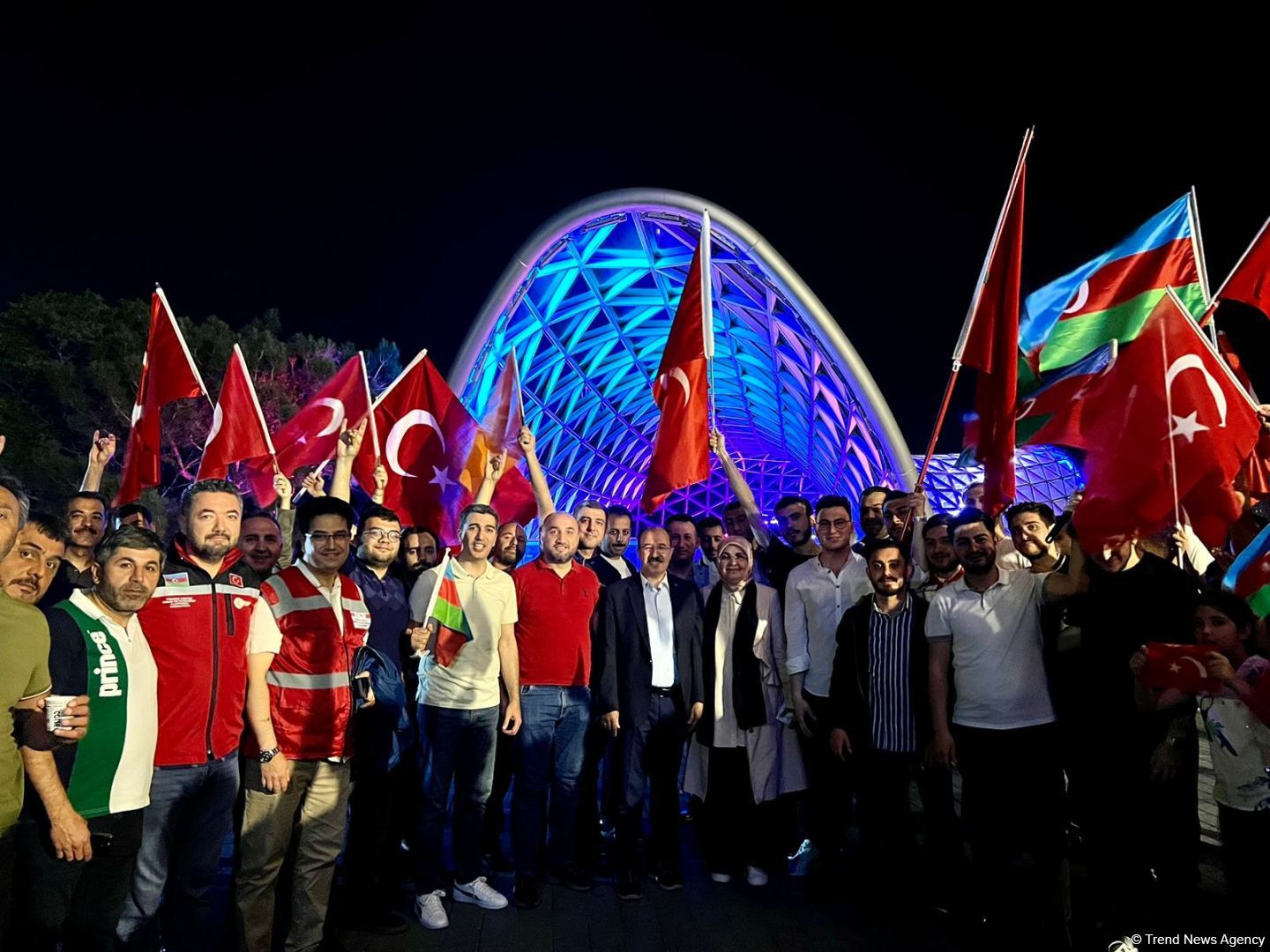 Bakıda Atatürk parkında Ərdoğana dəstək yürüyüşü keçirilib (FOTO/VİDEO)
