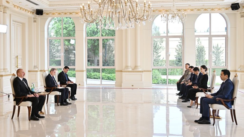 Prezident İlham Əliyev Qazaxıstanın yeni təyin olunan səfirinin etimadnaməsini qəbul edib (FOTO/VİDEO)