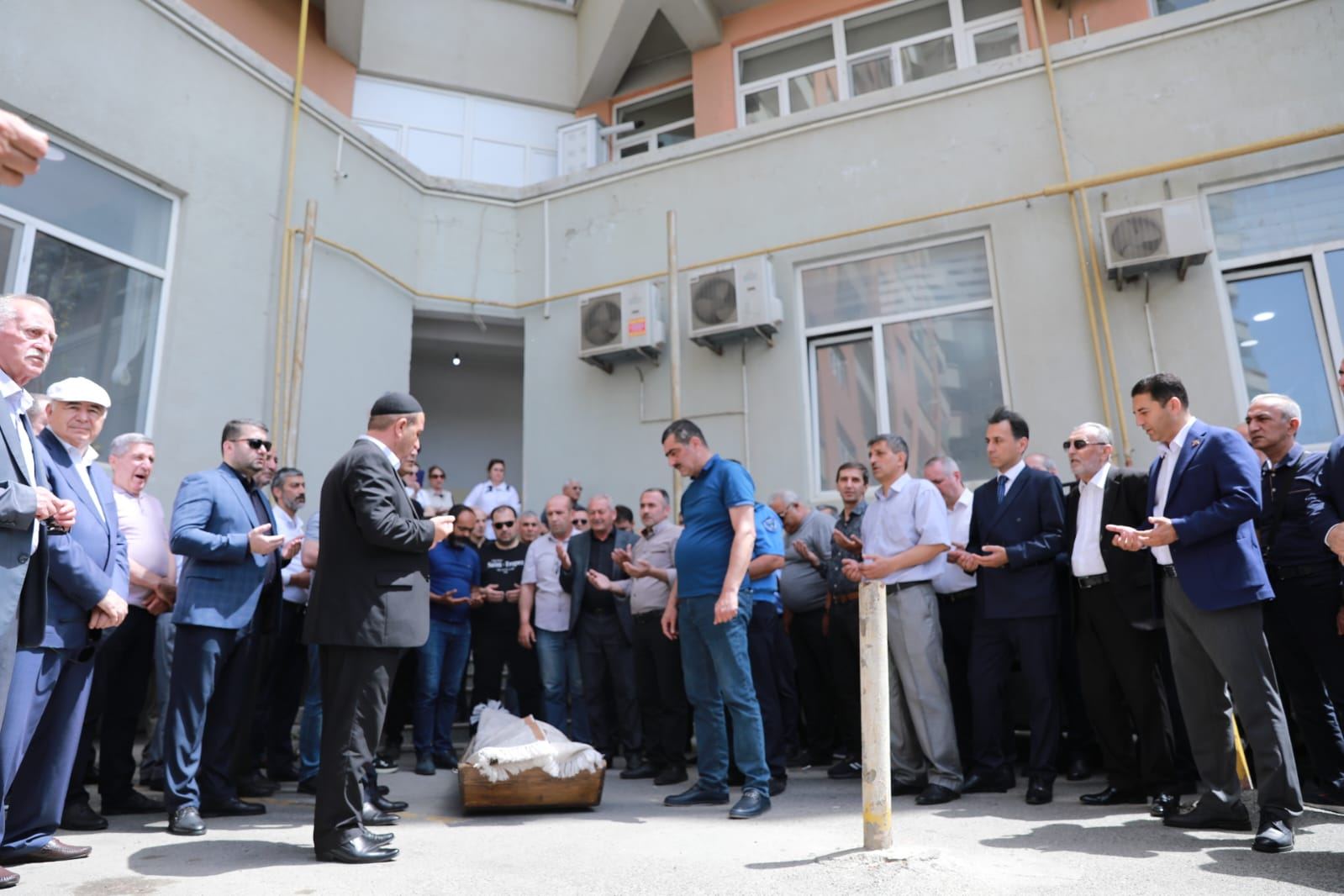 Elxan Qasımovla vida mərasimi keçirilib (FOTO)
