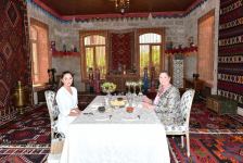 Birinci xanım Mehriban Əliyeva və İsrail Dövlətinin birinci xanımı Mixal Hersoq  Qala Arxeoloji-Etnoqrafik Muzey Kompleksində olublar (FOTO/VİDEO)
