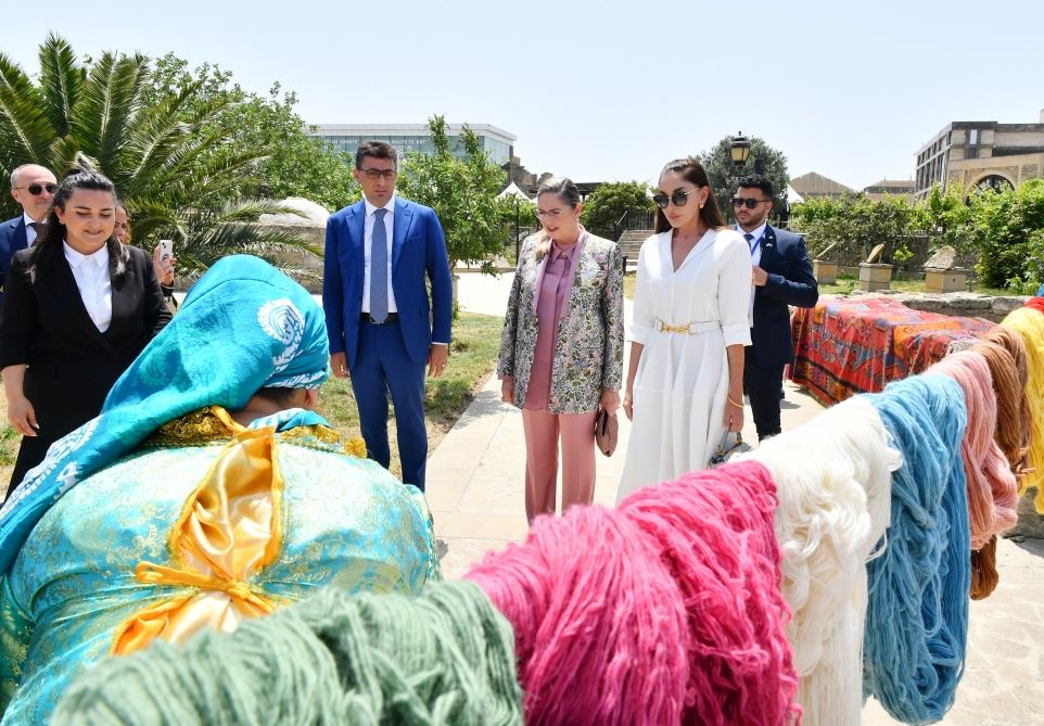 Birinci xanım Mehriban Əliyeva və İsrail Dövlətinin birinci xanımı Mixal Hersoq  Qala Arxeoloji-Etnoqrafik Muzey Kompleksində olublar (FOTO/VİDEO)