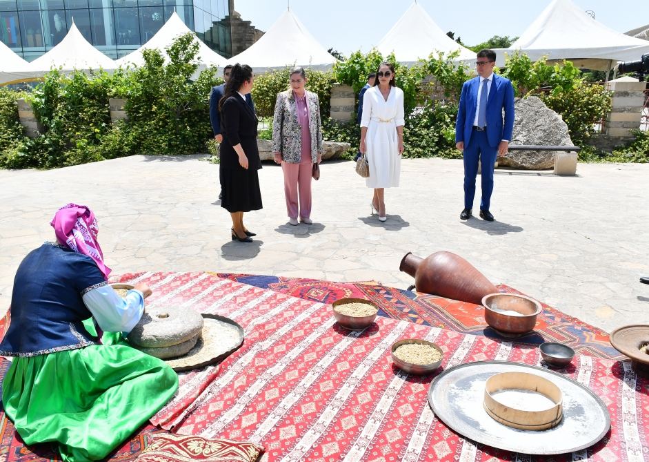 Birinci xanım Mehriban Əliyeva və İsrail Dövlətinin birinci xanımı Mixal Hersoq  Qala Arxeoloji-Etnoqrafik Muzey Kompleksində olublar (FOTO/VİDEO)