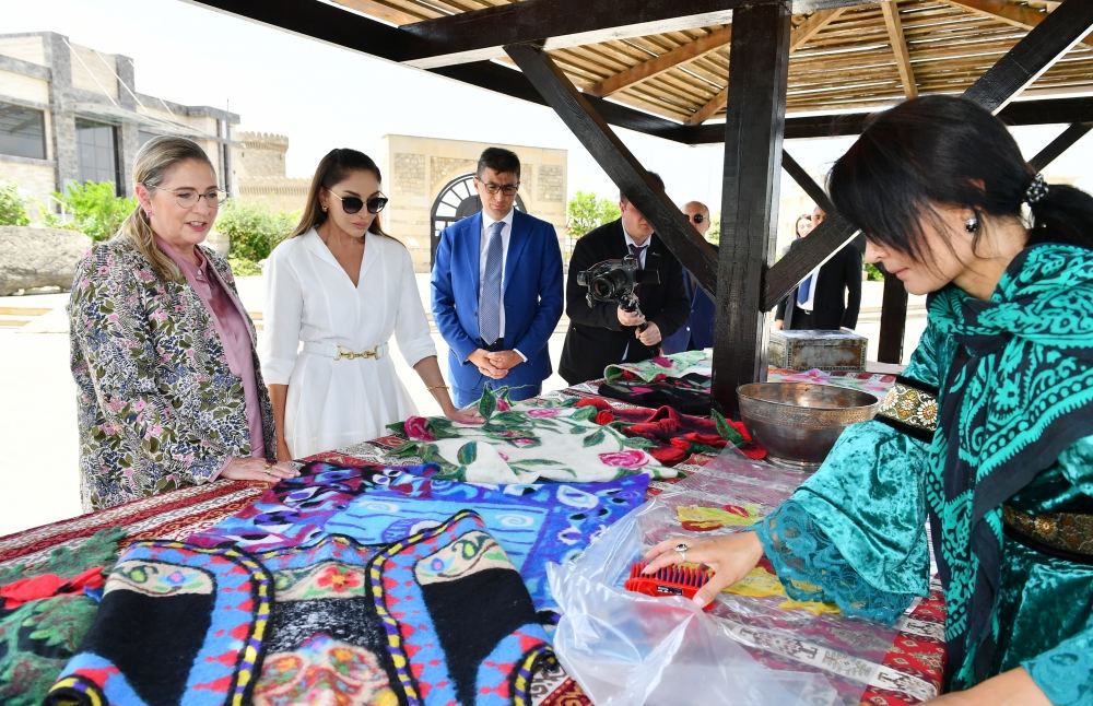 Birinci xanım Mehriban Əliyeva və İsrail Dövlətinin birinci xanımı Mixal Hersoq  Qala Arxeoloji-Etnoqrafik Muzey Kompleksində olublar (FOTO/VİDEO)