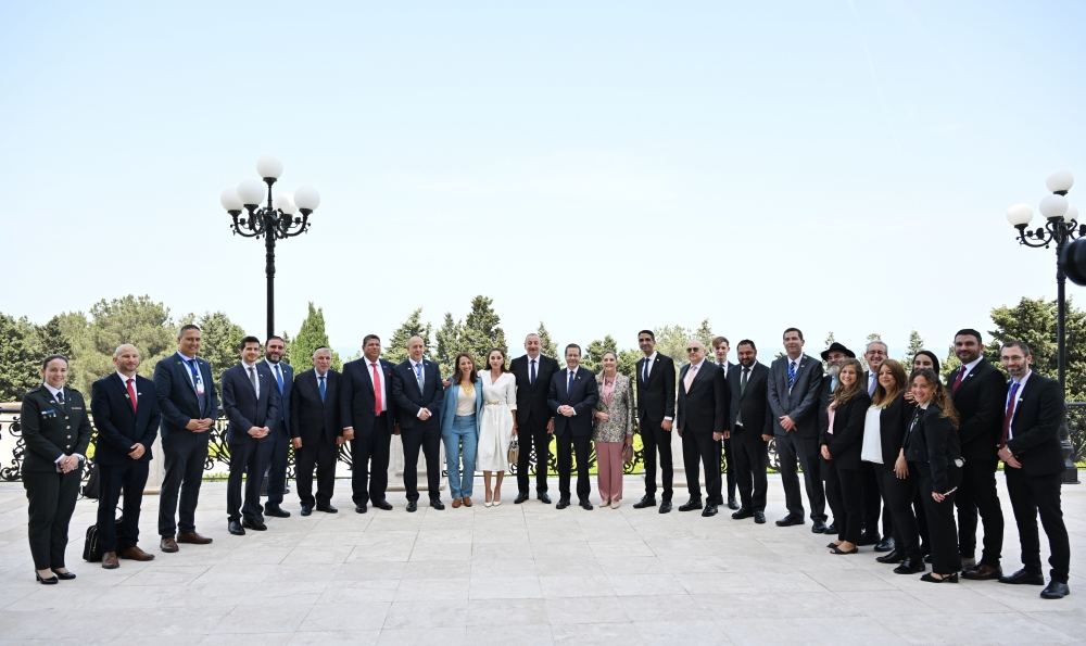 Prezident İlham Əliyev və Birinci xanım Mehriban Əliyevanın adından İsrail Prezidenti və xanımının şərəfinə rəsmi lanç verilib (FOTO)