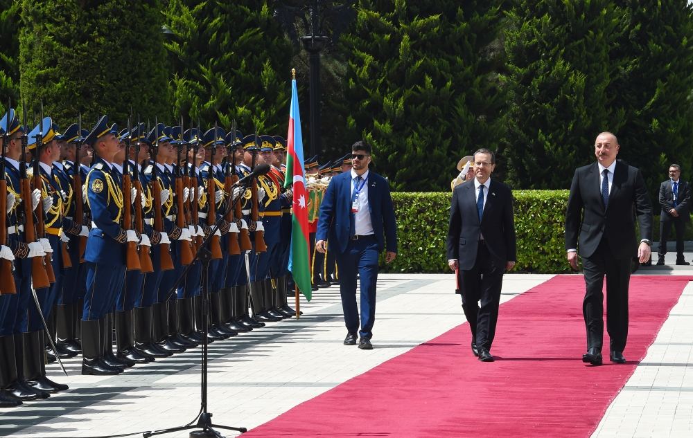 İsrail Prezidenti İsxak Hersoqun rəsmi qarşılanma mərasimi olub (FOTO)