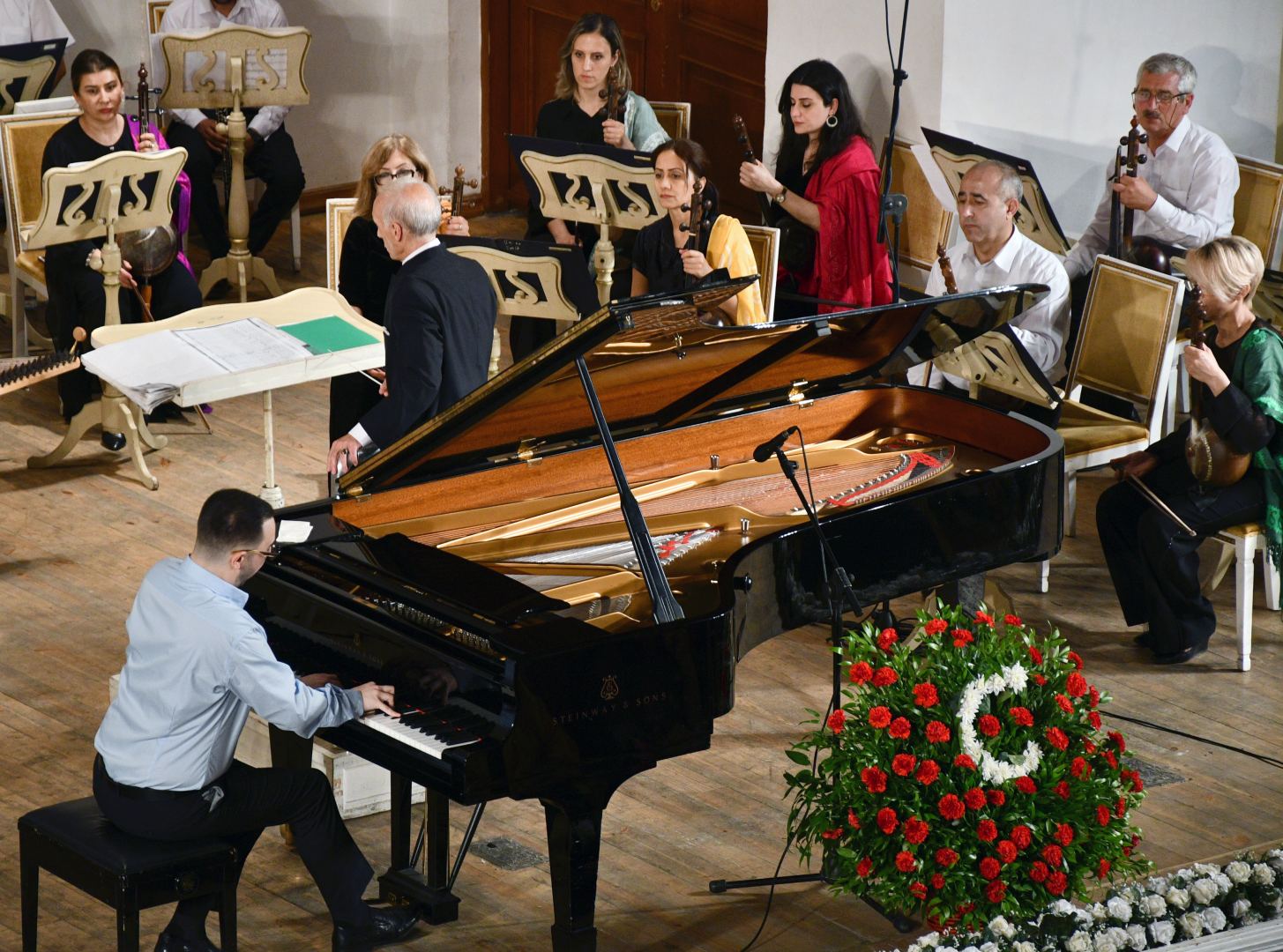 “Gənclərə dəstək” layihəsi çərçivəsində Ümummili Lider Heydər Əliyevin 100 illik yubileyinə həsr olunmuş konsert təşkil olunub (FOTO)