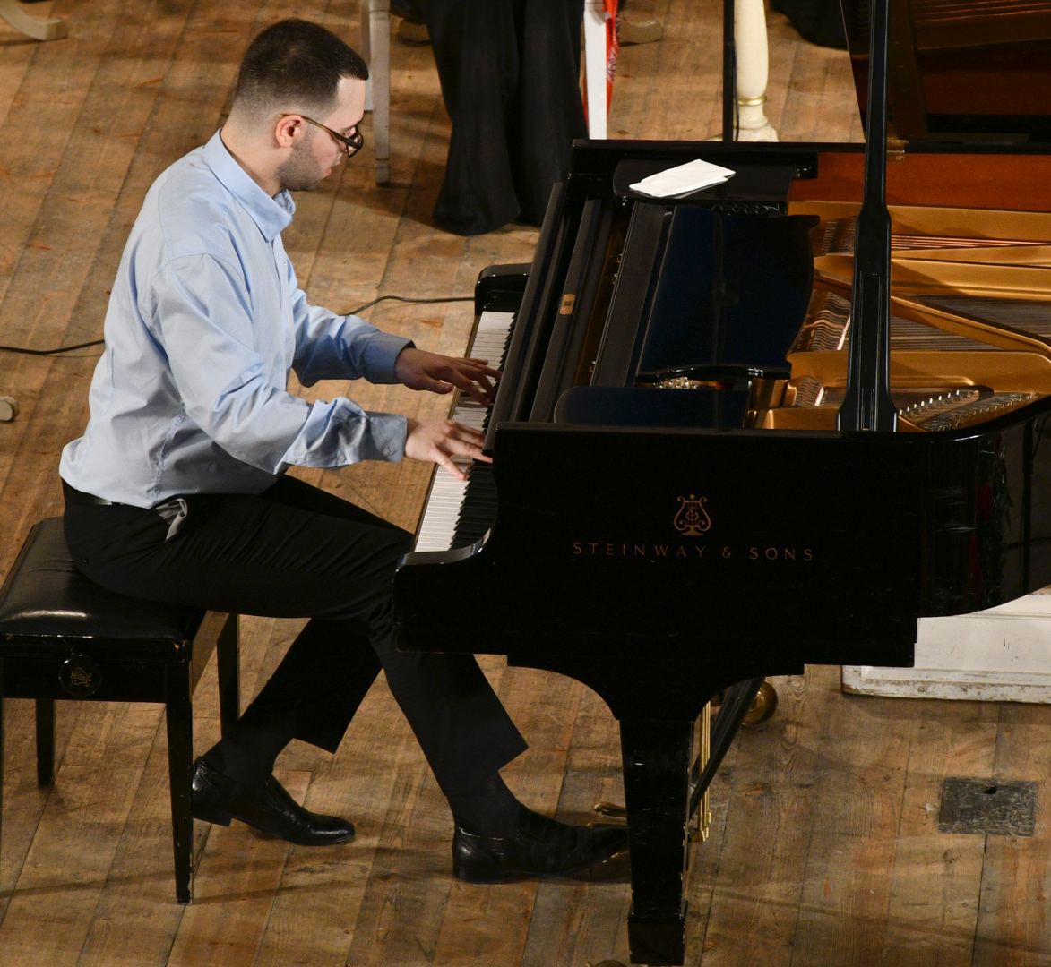 “Gənclərə dəstək” layihəsi çərçivəsində Ümummili Lider Heydər Əliyevin 100 illik yubileyinə həsr olunmuş konsert təşkil olunub (FOTO)