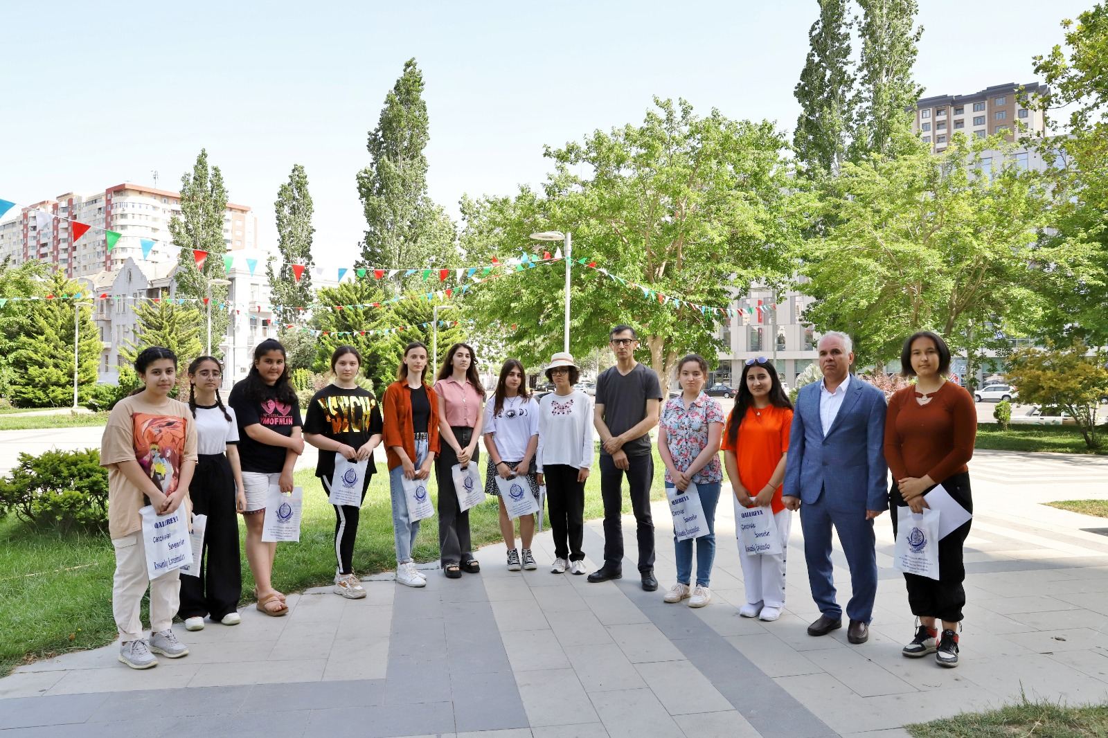 "Azərbaycanım" VI Respublika Uşaq Rəsm Festivali keçirildi (FOTO)