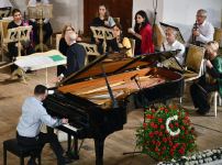 “Gənclərə dəstək” layihəsi çərçivəsində Ümummili Lider Heydər Əliyevin 100 illik yubileyinə həsr olunmuş konsert təşkil olunub (FOTO)