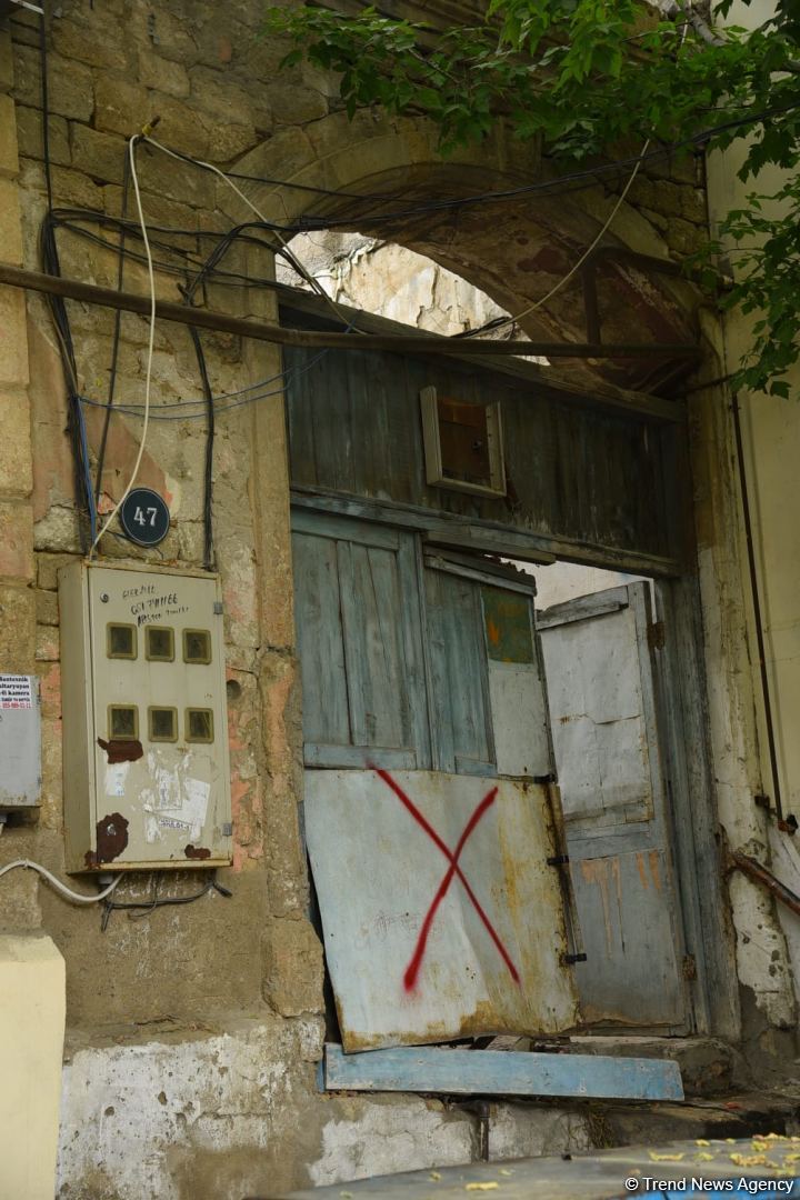 Bakının bu ərazisində evlər sökülür - Sakinlərə nə təklif olunur? (FOTO)