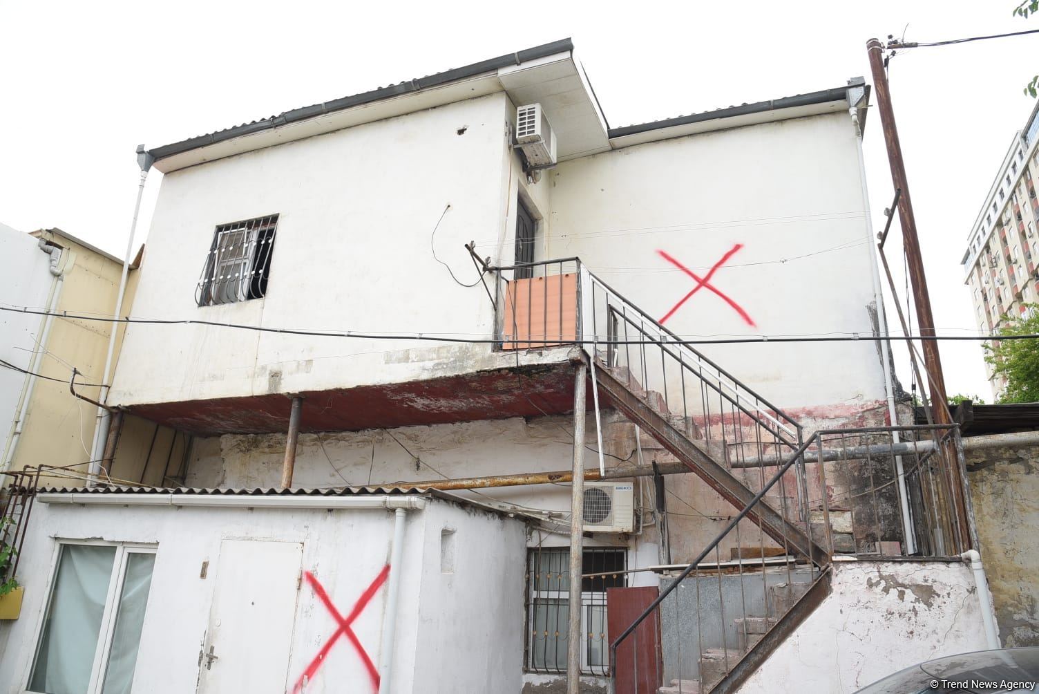 Bakının bu ərazisində evlər sökülür - Sakinlərə nə təklif olunur? (FOTO)