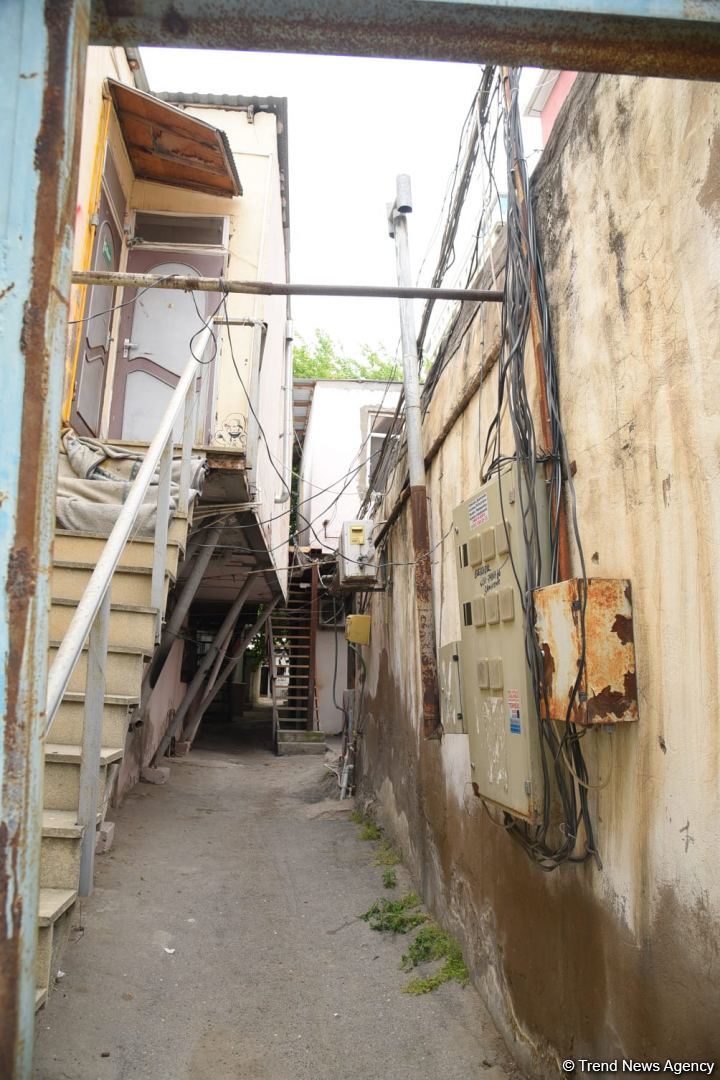 Bakının bu ərazisində evlər sökülür - Sakinlərə nə təklif olunur? (FOTO)