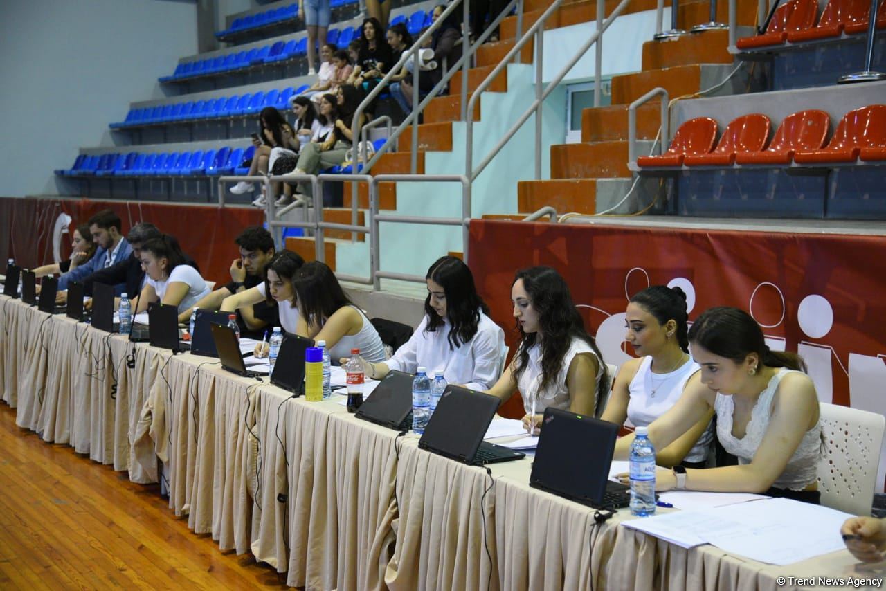 Aerobika gimnastikası üzrə Azərbaycan birinciliyi və Bakı çempionatı başlayıb (FOTO)