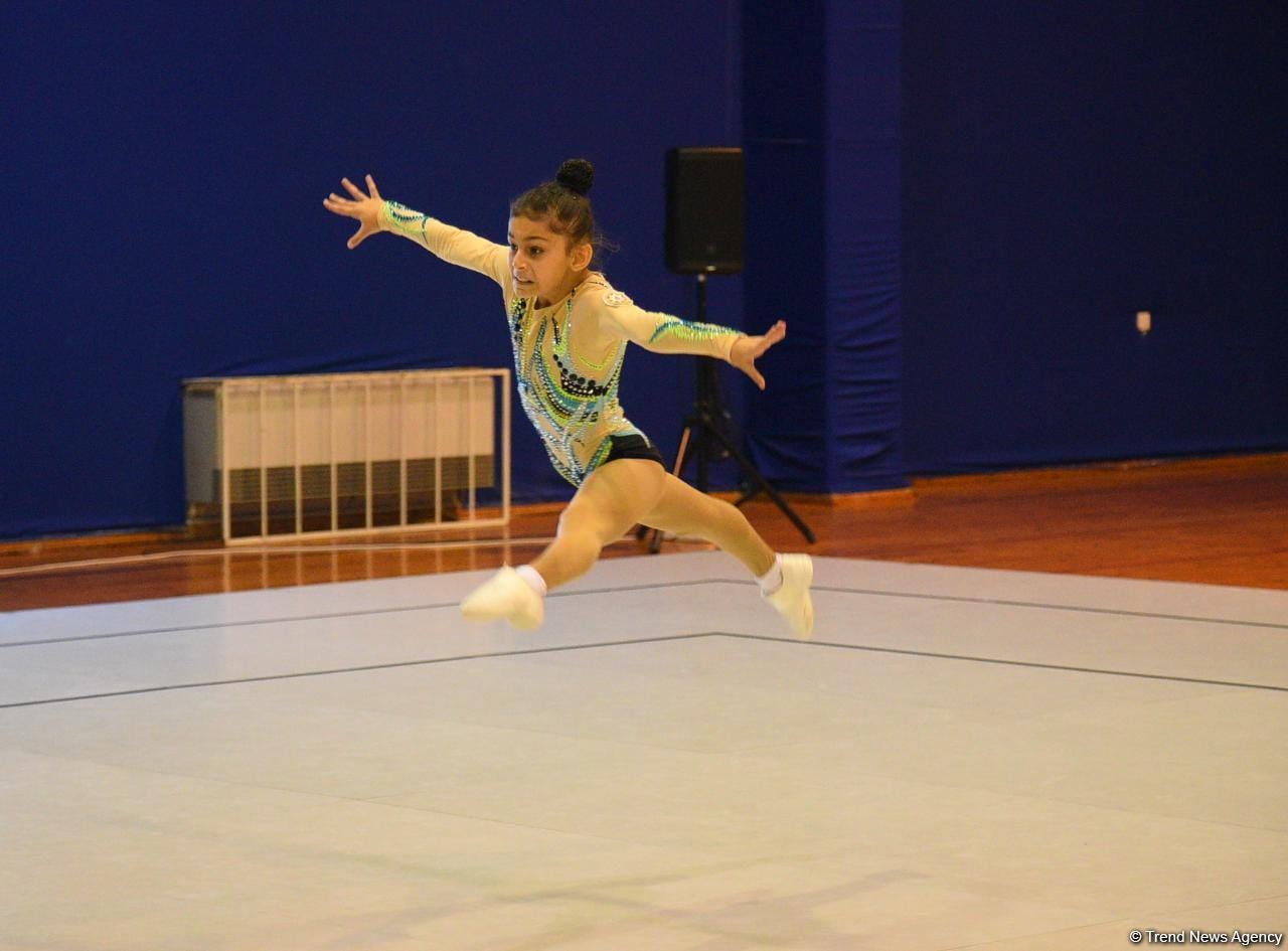 Aerobika gimnastikası üzrə Azərbaycan birinciliyi və Bakı çempionatı başlayıb (FOTO)