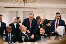 Prezident İlham Əliyev və Birinci xanım Mehriban Əliyeva Ankarada Rəcəb Tayyib Ərdoğanın adından verdiyi şam yeməyində iştirak ediblər (FOTO)