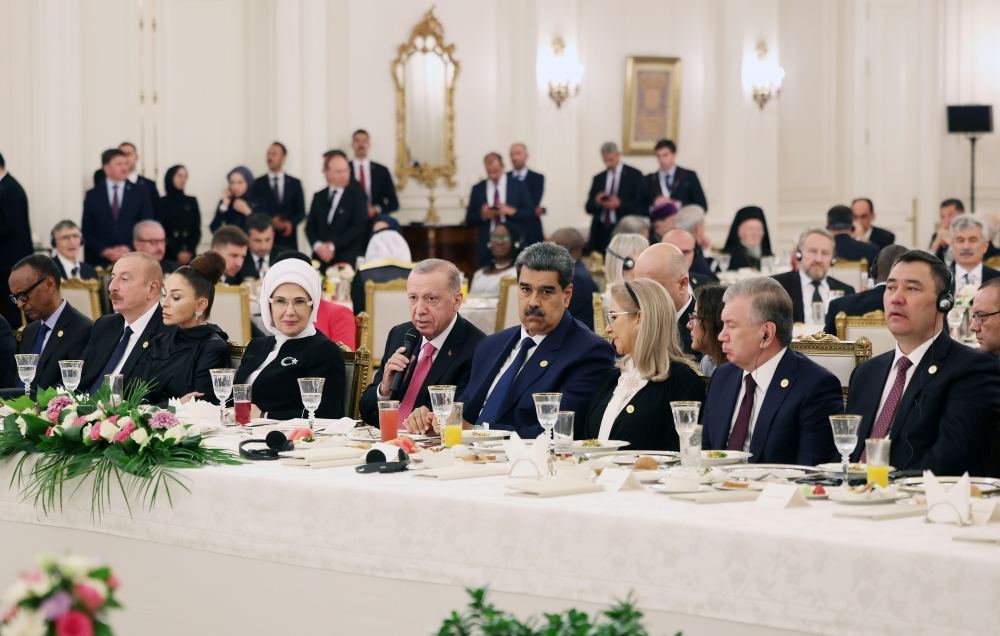 Prezident İlham Əliyev və Birinci xanım Mehriban Əliyeva Ankarada Rəcəb Tayyib Ərdoğanın adından verdiyi şam yeməyində iştirak ediblər (FOTO)