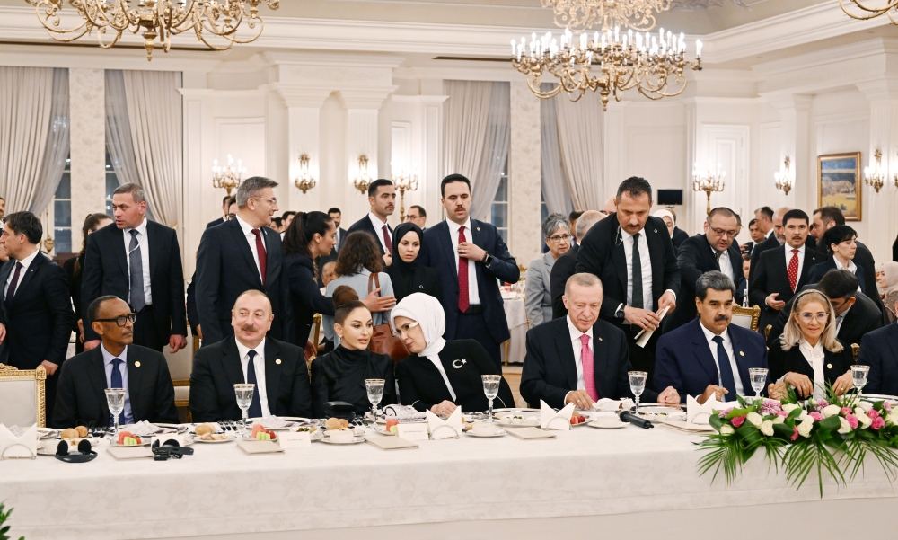 Prezident İlham Əliyev və Birinci xanım Mehriban Əliyeva Ankarada Rəcəb Tayyib Ərdoğanın adından verdiyi şam yeməyində iştirak ediblər (FOTO)