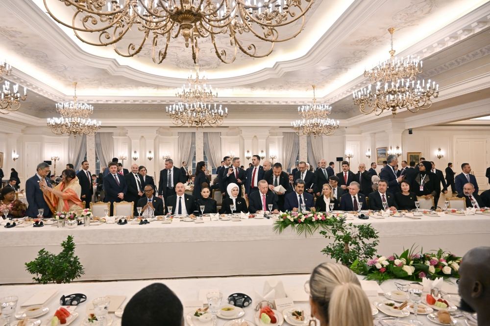Prezident İlham Əliyev və Birinci xanım Mehriban Əliyeva Ankarada Rəcəb Tayyib Ərdoğanın adından verdiyi şam yeməyində iştirak ediblər (FOTO)