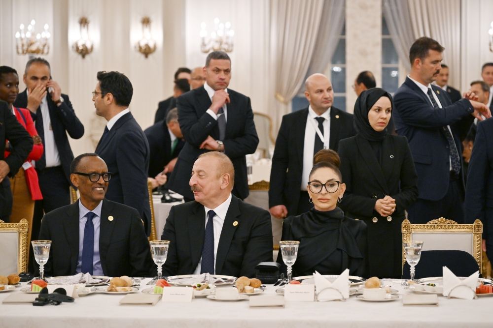Prezident İlham Əliyev və Birinci xanım Mehriban Əliyeva Ankarada Rəcəb Tayyib Ərdoğanın adından verdiyi şam yeməyində iştirak ediblər (FOTO)