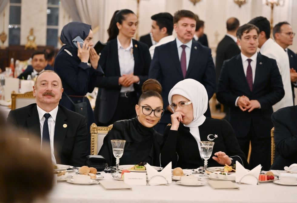 Prezident İlham Əliyev və Birinci xanım Mehriban Əliyeva Ankarada Rəcəb Tayyib Ərdoğanın adından verdiyi şam yeməyində iştirak ediblər (FOTO)