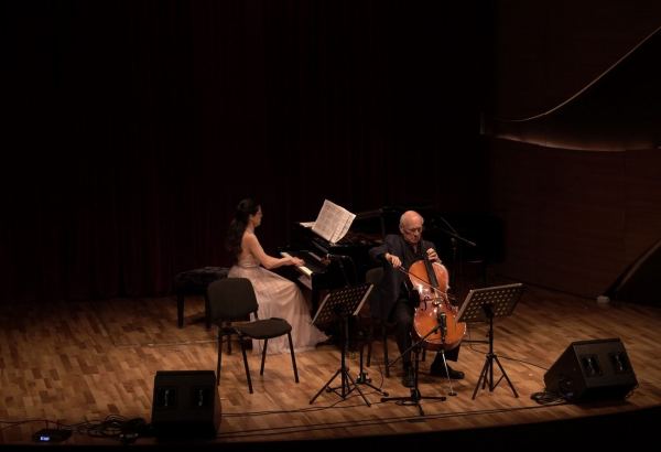 Beynəlxalq Muğam Mərkəzində “Üç nəsil - bir konsert” adlı musiqi axşamı təqdim olundu (FOTO)