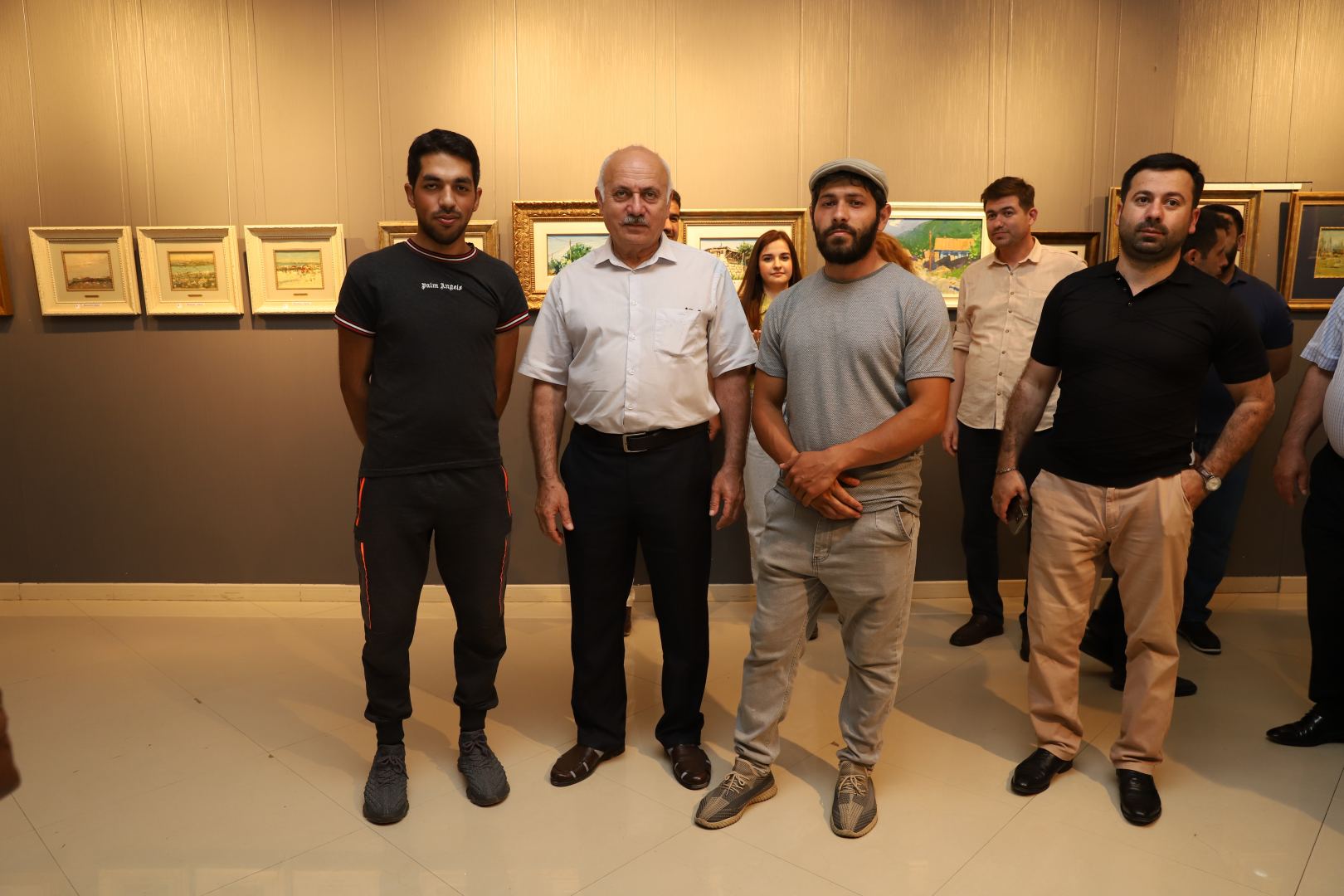 “Plener əsərlər sərgisi” Xətai Sənət Mərkəzində keçirildi (FOTO)