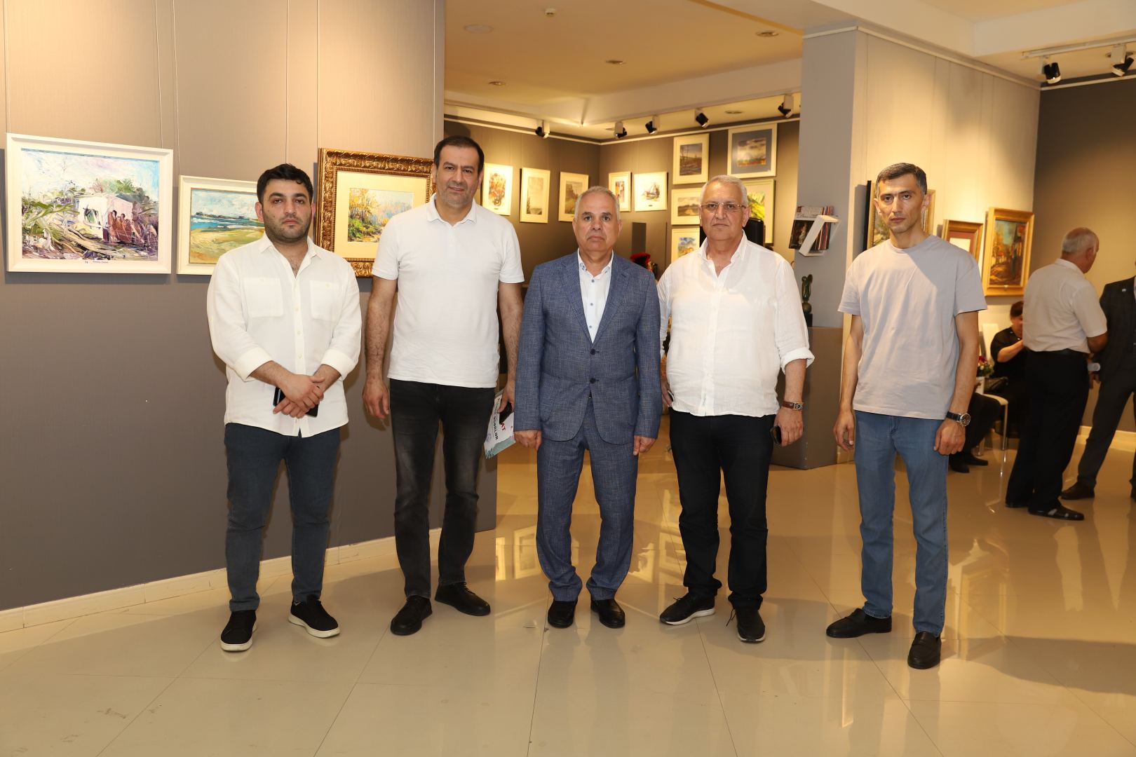 “Plener əsərlər sərgisi” Xətai Sənət Mərkəzində keçirildi (FOTO)